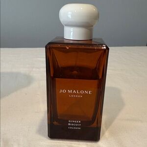 Jo Malone Ginger Biscuit Cologne in Amber and White